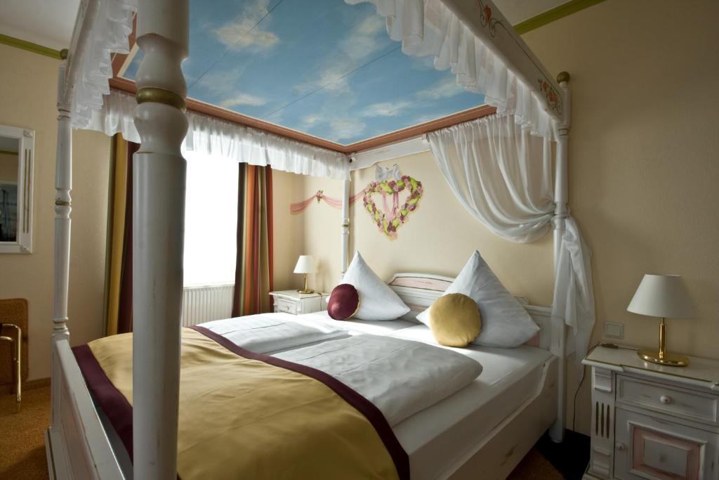 Hotel Speeter Вайзенхайм-ам-Берг Номер фото